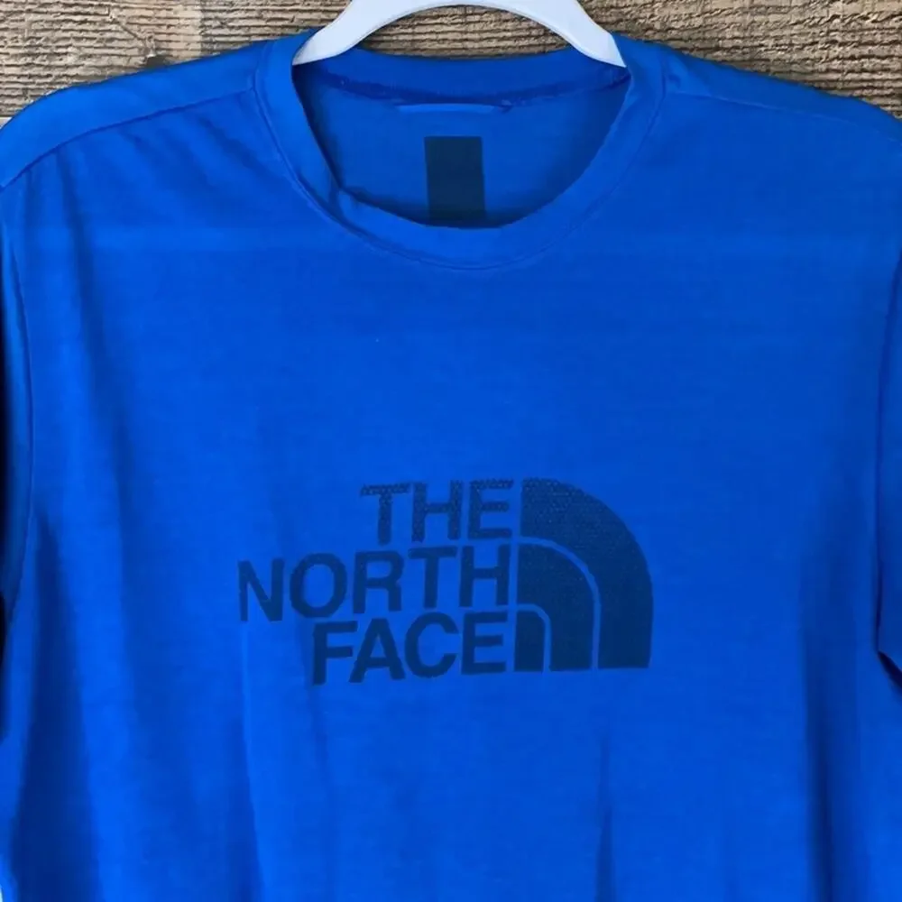 The North Face VaporWick Blue Short Sleeve T-shirt Size Medium
